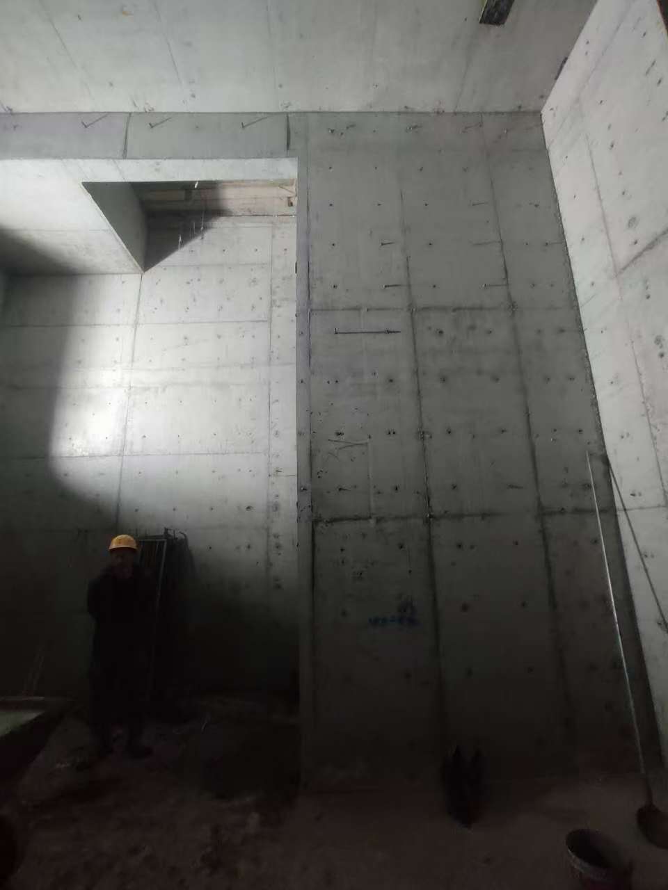 丰润墙上开槽钢筋断了有影响吗